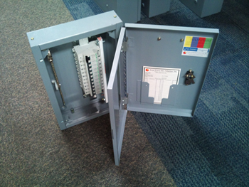 NEMA 1 Panelboard with Swing-Type Dead Front